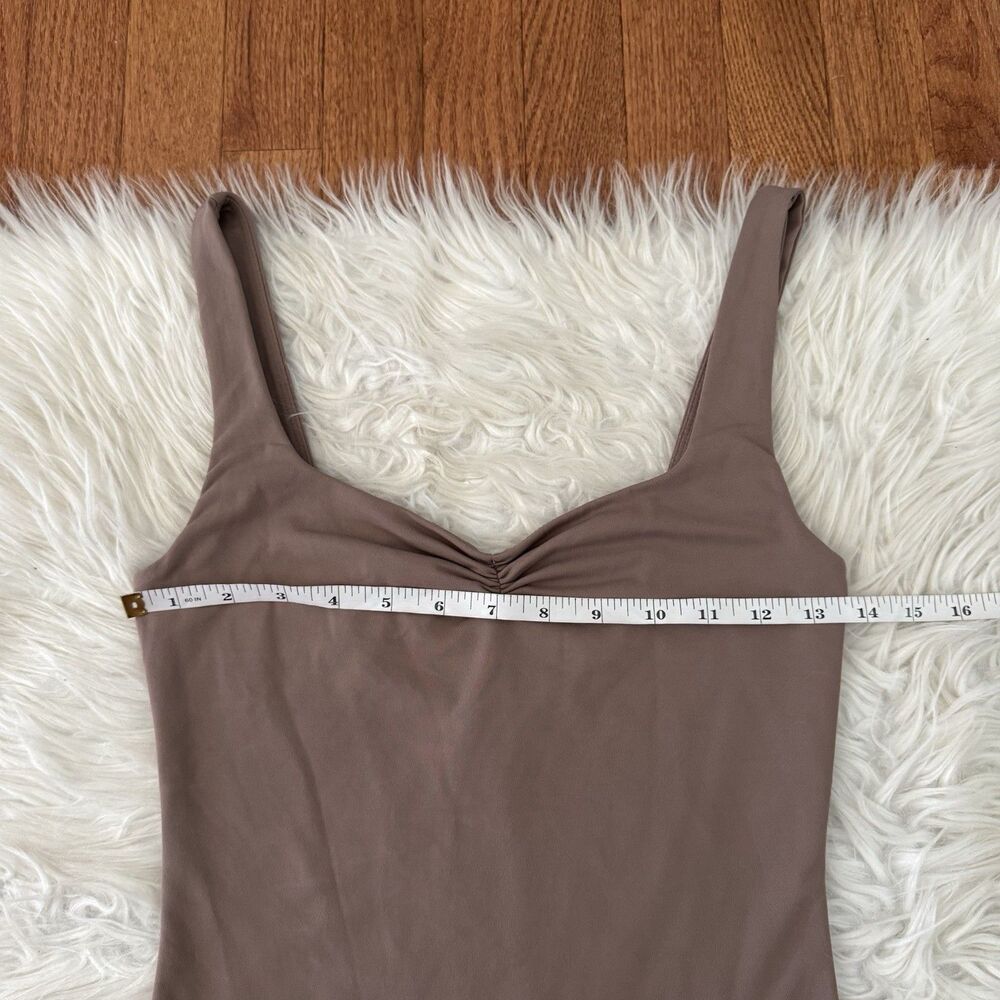 Aritzia Babaton Women's Medium Taupe V-Neck Contour Bodysuit Tank Lined Stretch - Picture 6 of 10